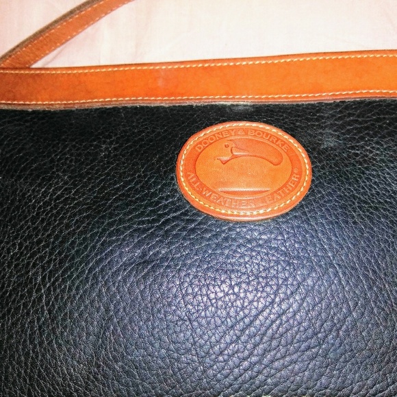 Vintage Dooney and Bourke crossbody - Picture 6 of 7